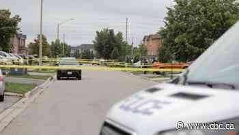 Peel homicide unit investigating death of man found injured on Mississauga sidewalk
