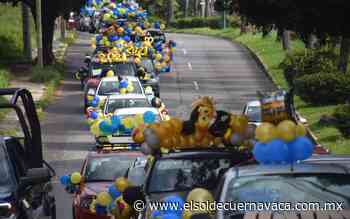 Graduados de escuelas particulares realizan caravana por Cuernavaca - El Sol de Cuernavaca