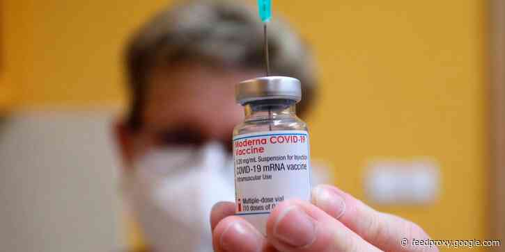 All the differences between COVID-19 vaccines, summarized in a simple table