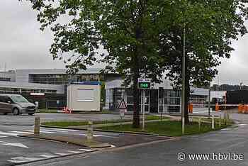 Drie voertuigen uitgebrand op Ford Testbaan in Lommel - Het Belang van Limburg