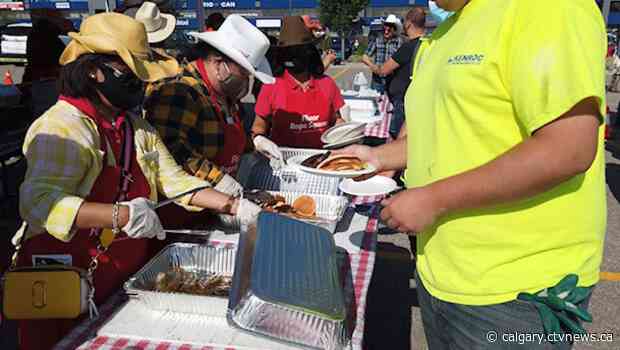 COVID-19 vaccine offered at Stampede breakfast in northeast Calgary