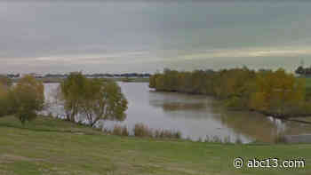 Body found floating in Arthur Storey park pond - KTRK-TV