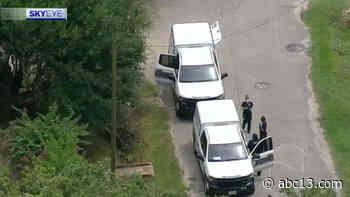 1 killed and 1 detained in northeast Houston shooting, HPD say - KTRK-TV