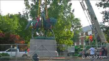 Robert E. Lee statue removed in Charlottesville
