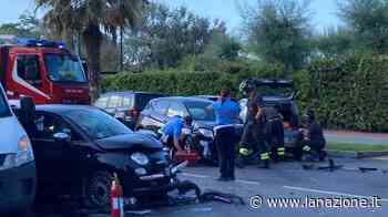 Versilia, tragico scontro sul lungomare del Forte. Muore una donna di Prato - LA NAZIONE