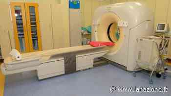 Prato, 73enne muore facendo una tac poco dopo la seconda dose di vaccino: fascicolo aperto - La Nazione