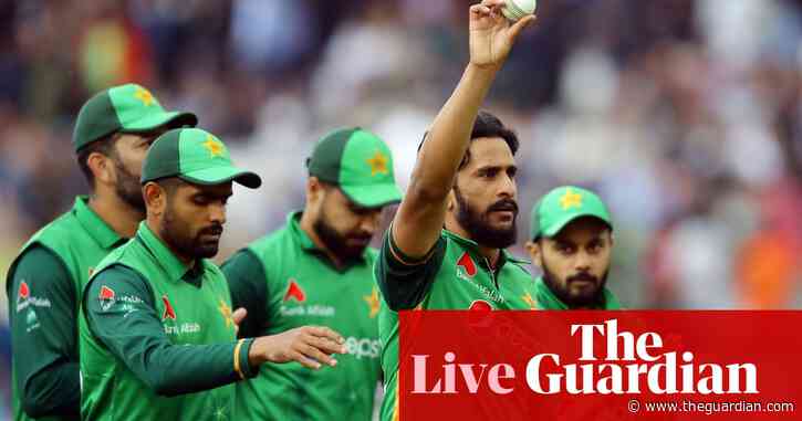 England set Pakistan target of 248 to win second ODI – live!