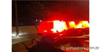 Traficante é preso pela PM de Imbituba no pátio do Conselho Tutelar; criminoso não percebeu a presença de duas policiais dentro do prédio - Portal AHora