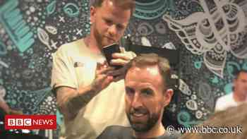 Euro 2020: England's World Cup barber offers free haircuts