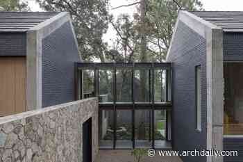 Houses La Mandarina House / LVS Architecture - ArchDaily