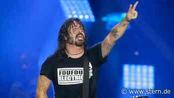 Foo Fighters: Erstes New Yorker Konzert vor vollen Rängen - STERN.de