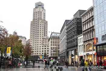 Aannemers beginnen in Boerentoren met opkuis voor grote renovatie