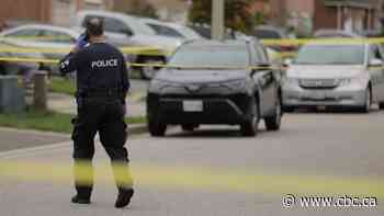 Peel police charge man with 2nd degree murder in death of man found on Mississauga sidewalk