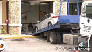 No one hurt after car crashes into medical office waiting room in St. Johns County - WJXT News4JAX