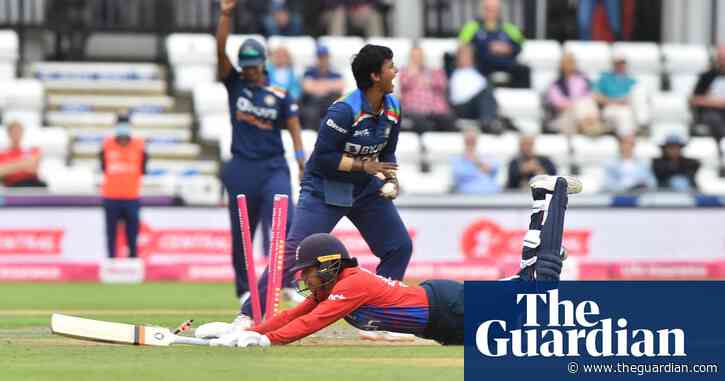 England women collapse in second T20 as India keep series alive