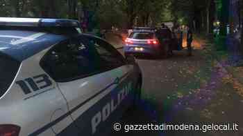 Modena. Bottigliate sui viali in via Fabrizi, per regolare i conti Interviene la polizia - La Gazzetta di Modena