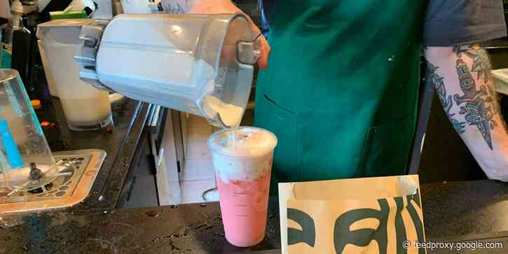 I tried to use Starbucks' new program that lets customers order complicated viral drinks, but I ran into some issues