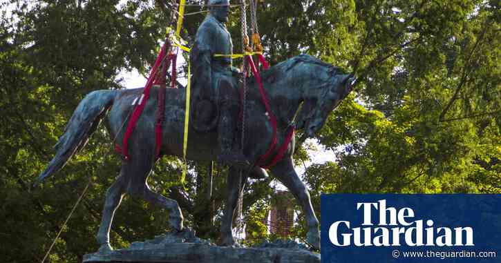 Charlottesville removes Confederate statues at center of deadly 2017 protest – video