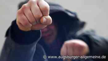 Schnittverletzung und Kieferbruch: Gewalt hält Augsburger Polizei auf Trab - Augsburger Allgemeine