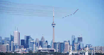The CF Snowbirds are coming back to Toronto this summer for the air show - blogTO
