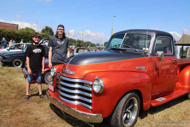 Amerikaanse oldtimer trekt aandacht van jonge liefhebbers
