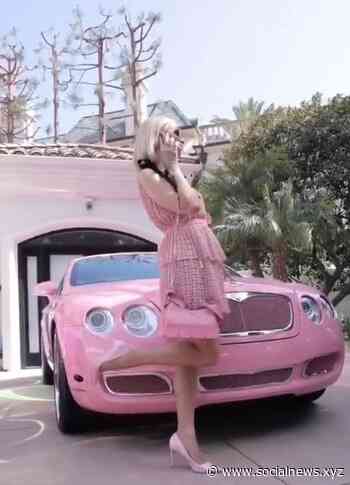 Paris Hilton shows 'how to work like a boss babe' - Social News XYZ