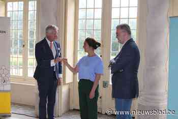 Kasteel van Poeke nu echt van Vlaanderen:  “Je moet niet altijd naar de Loirestreek trekken om mooie kastelen te zien, die hebben we hier ook”