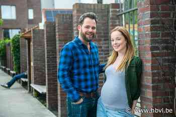 Thuis-actrice Daphne Paelinck bevalt na zeven maanden van dochtertje Mae - Het Belang van Limburg