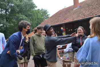 Vlaams minister bezoekt CJT-jeugdverblijf Sint-Jansburg waar hij bijna miljoen in pompt