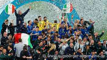 So feiern italienische Fußball-Fans aus dem Kreis den EM-Titel - Augsburger Allgemeine