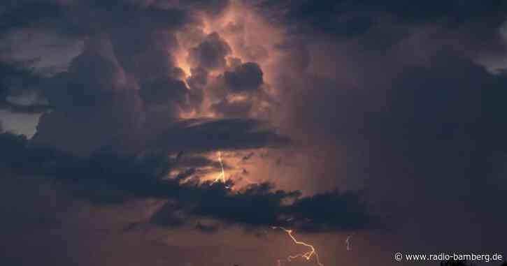 Unwetter über Oberfranken: Wasser auf Straßen und in Kellern
