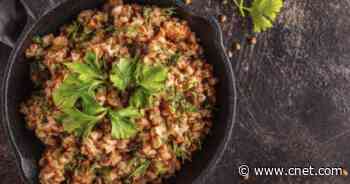 Snag this 3-piece cast-iron skillet set for only $25     - CNET