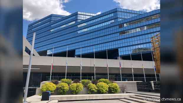 Calgary firefighters union hopes poll makes candidates aware of issues