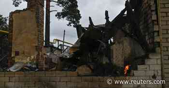 Forest 'firestorm' kills one, destroys homes in central Russia - Reuters