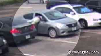 Watch: Robber smashes woman’s window and grabs her purse after she just walked out of Houston bank - KHOU.com