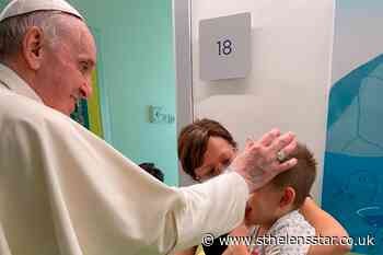 Pope Francis seen leaving hospital 10 days after undergoing surgery - St Helens Star