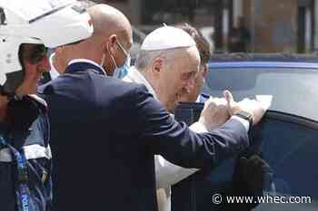 Pope Francis returns to Vatican 10 days after surgery