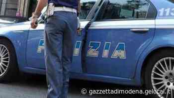 Modena.. Viale Gramsci: signora presa a sassate davanti alla porta di casa: salva per un soffio - La Gazzetta di Modena