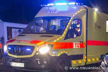 Twee auto's botsen in Kinrooi - Het Nieuwsblad