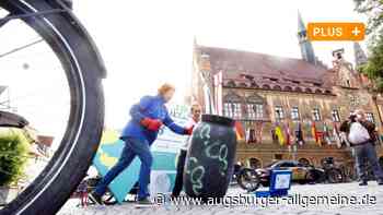 Radeln fürs Klima: Aktivist macht mit CO2-Tonne halt in Ulm