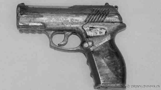Man shot by Calgary police was carrying replica handgun: ASIRT