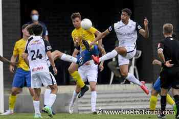 Pech voor Genkse youngster: hinkend naar de kant tegen AZ