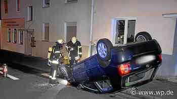 Siegen: Auto landet beim Einparken auf dem Dach - Westfalenpost