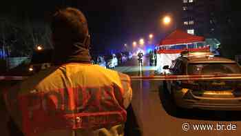 Bluttat an der Bushaltestelle: Prozess in Augsburg beginnt - BR24