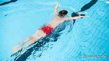 Zu wenig Schwimmbäder in Augsburg: Stadt sucht nach Lösungen - BR24