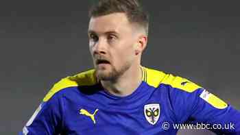 Jacob Mensah & Shane McLoughlin: Morecambe sign duo on one-year deals