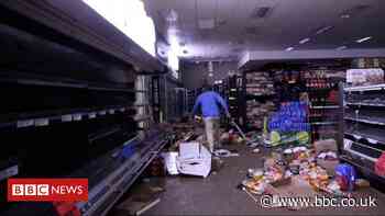 South Africa looting: I'm struggling to find food - BBC News