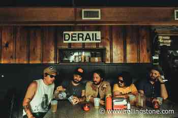 The Wild Feathers Preview New ‘Alvarado’ Album With Hard-Driving Song ‘Ain’t Lookin”