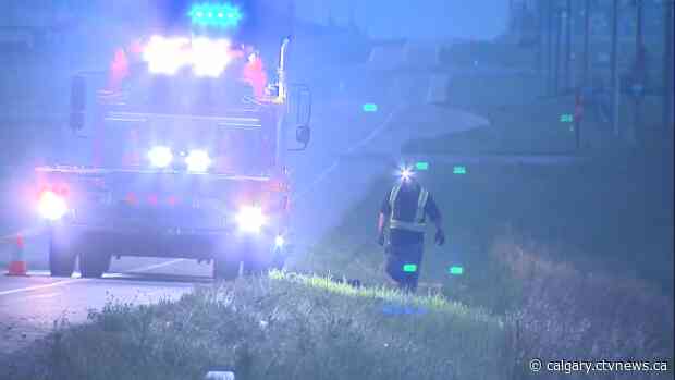 2 teenage girls dead, 2 in critical condition following crash west of Calgary