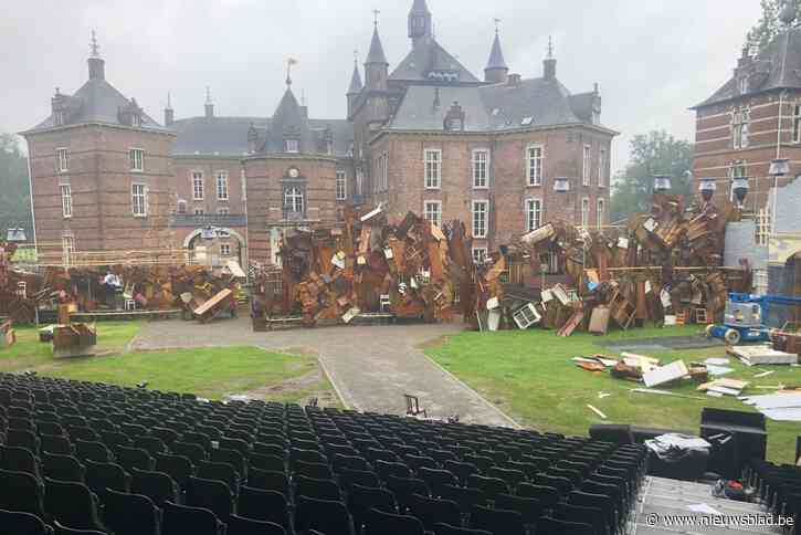 Decors brengen de acteurs van 1830 al helemaal in de sfeer